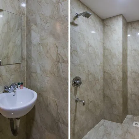 Oyo 17161 Mahalaxmi Hotel