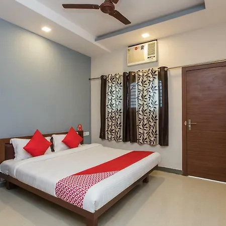 Oyo 17161 Mahalaxmi Ujjain