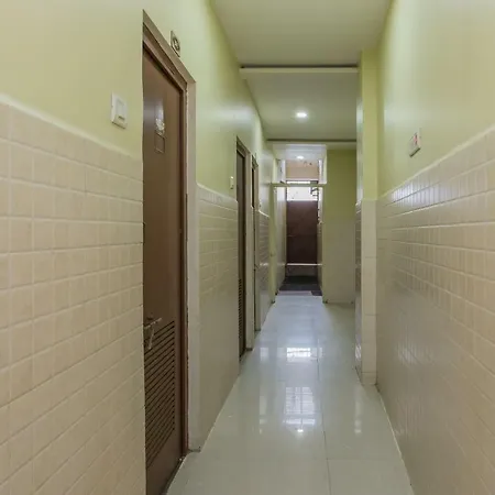 Oyo 17161 Mahalaxmi Hotel Ujjain